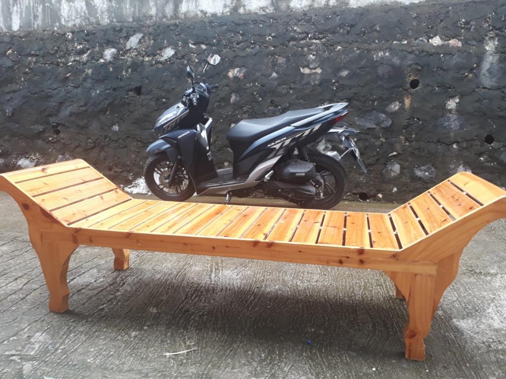 Wooden top bench chair