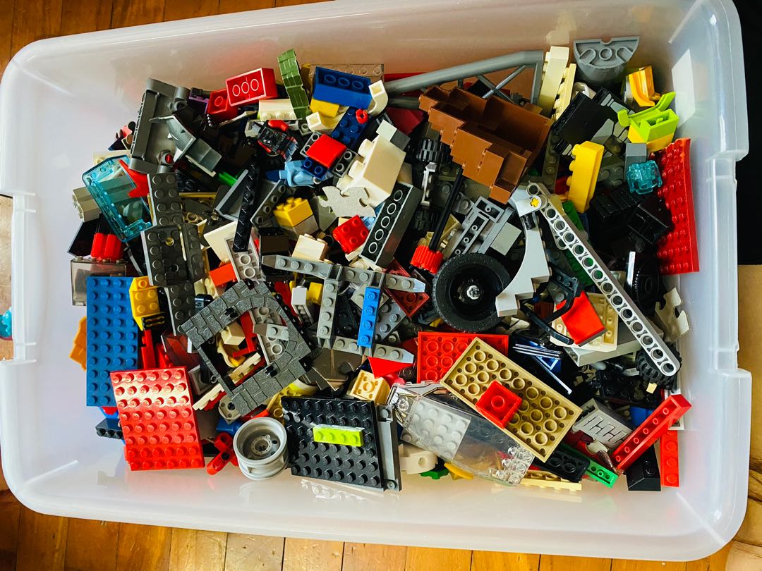 random lego pieces