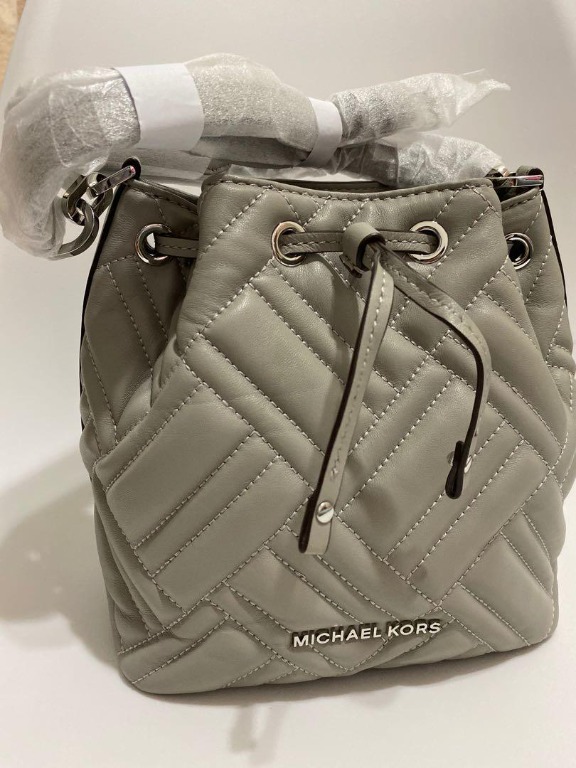 Michael kors peyton on sale xs bucket crossbody