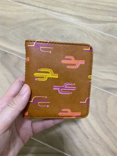 (Category: ) located in . Submitted by weenee_preloved (Listing ID 1044470404, Image 1). Description: .