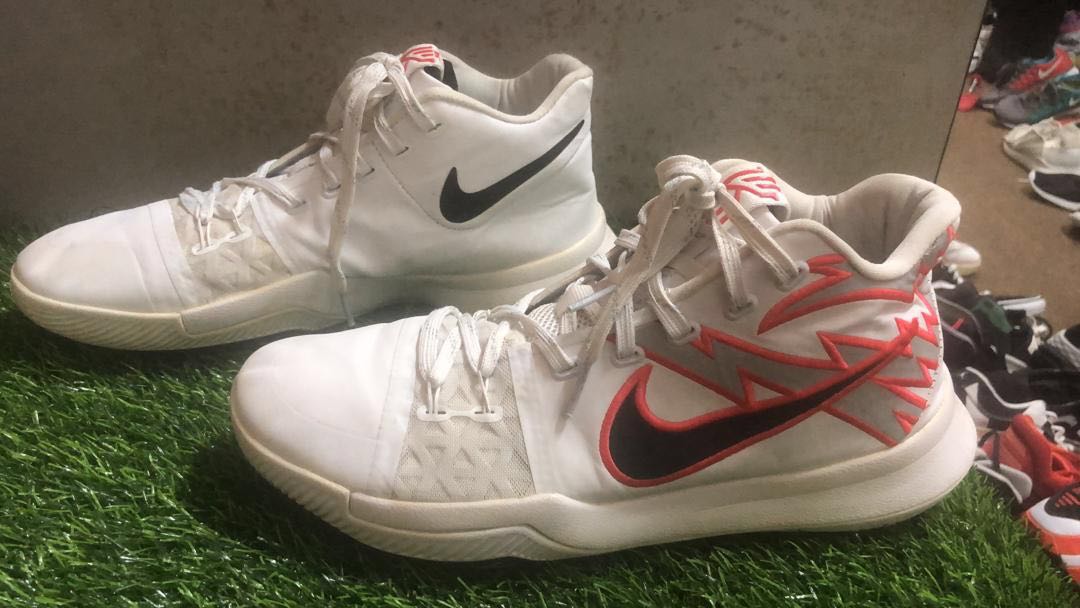 Nike kyrie 3 greased lightning hot sale