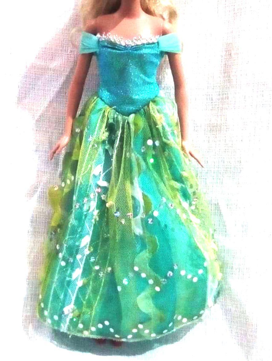 standard barbie doll size