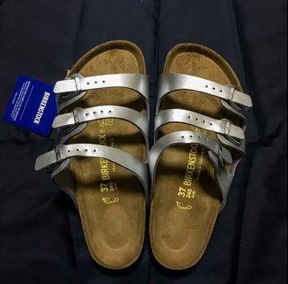 37 in birkenstocks