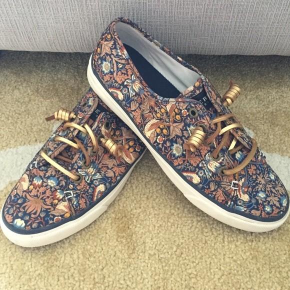 sperry liberty sneaker