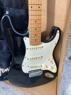 SQUIER by Fender STRATOCASTER