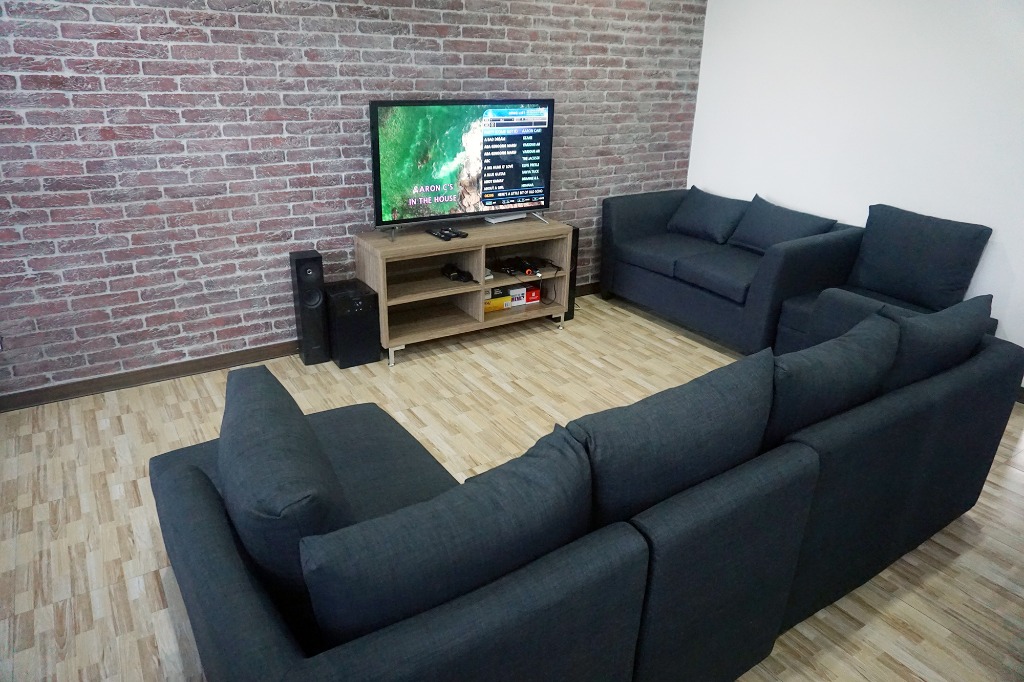 Uratex Gray Sectional Sofa Set (2 seater, 4 seater, 1 seater) Seats 7