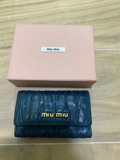 (Category: ) located in . Submitted by weenee_preloved (Listing ID 1044445886, Image 1). Description: .