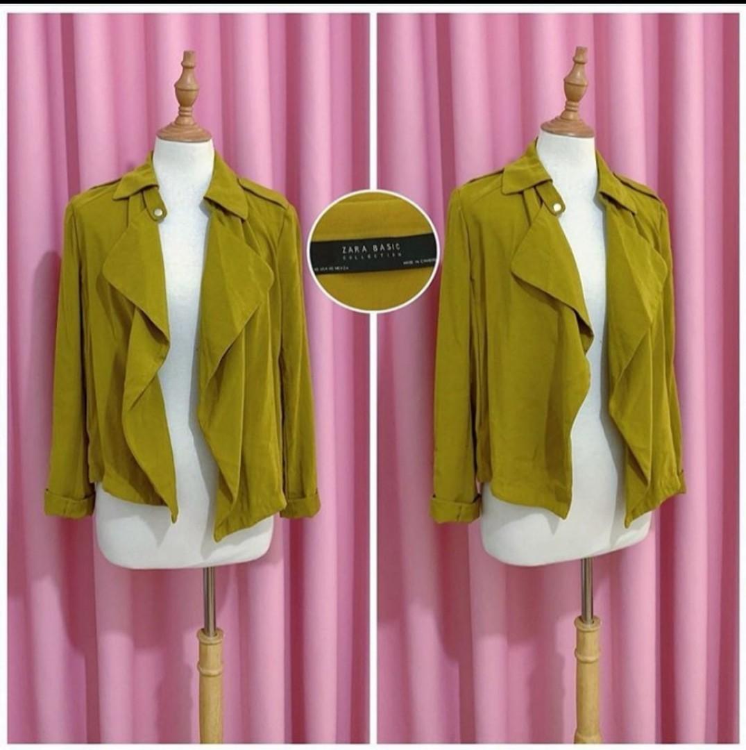 Zara Flowy Blazer (Category: Coats, Jackets and Outerwear) located in Marikina City. Submitted by asmcstore (Listing ID 1044506129, Image 1). Description: Xs on tag but would fit till Med Frame. Never worn just washed.
