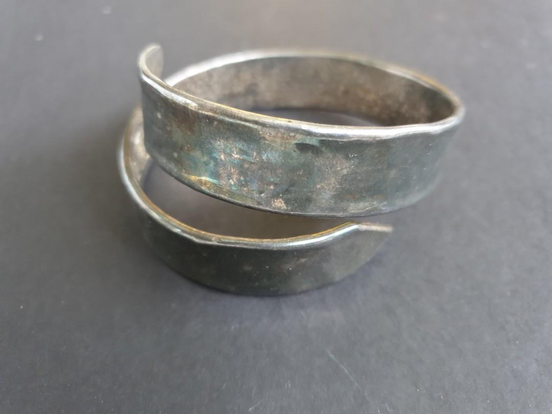 VINTAGE J.HULL DENMARK SILVER HAMMERED B+D BANGLE BRACELET, Women's