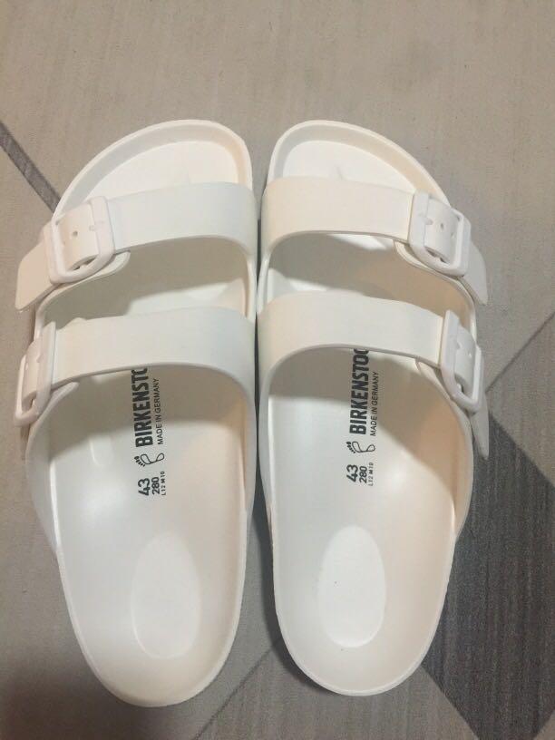 Birkenstock Arizona White sandals, Men's Fashion, Footwear, Flipflops and  Slides on Carousell