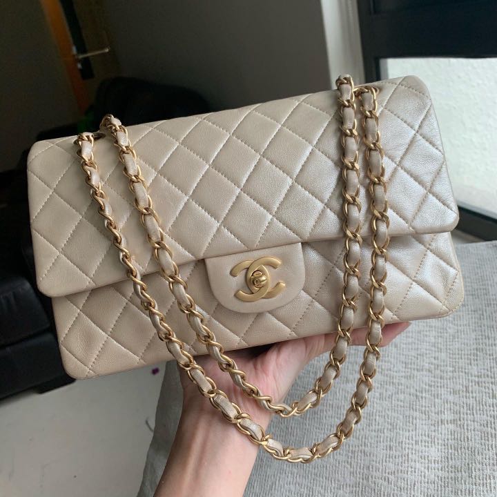 Chanel Iridescent Pink Quilted Calfskin Medium Classic Double Flap Bag For  Sale at 1stDibs  chanel pink iridescent bag pink chanel quilted bag pink  quilted chanel bag