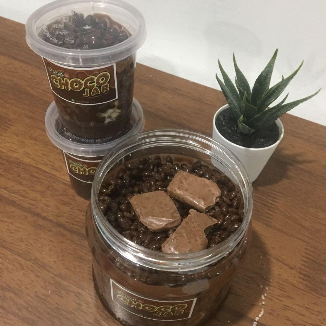 Chocojar (Category: Homemade Bakes) located in Bentong. Submitted by umare16 (Listing ID 1044684806, Image 3). Description: Mini choco jar Rm2.50 Big choco jar Rm10 (semua topping) Borong Rm7/min 10 bekas jar (pre oder) Disaluti dengan dark coklat & milk coklat yg enak. Coklat yang banyak dan rangup. Topping yang menarik..