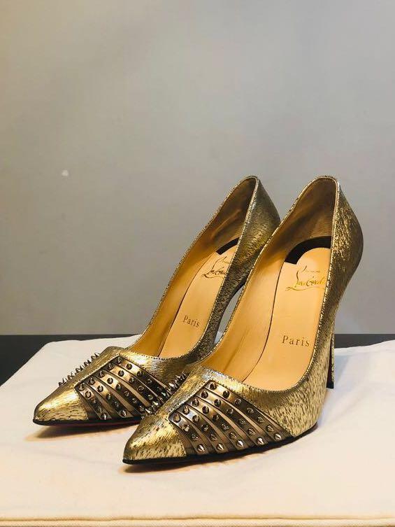 Gold 2024 heels louboutin