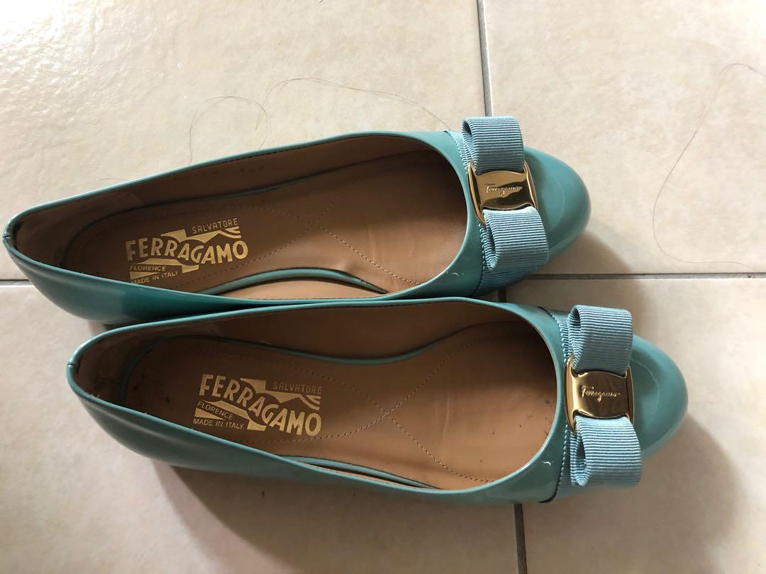 Salvatore ferragamo varina flats sale 2025