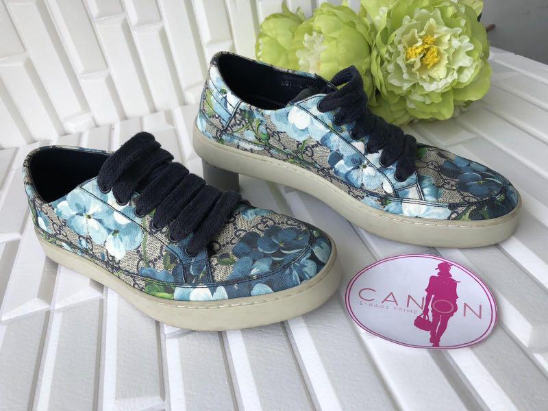 Gucci blue flower hotsell shoes