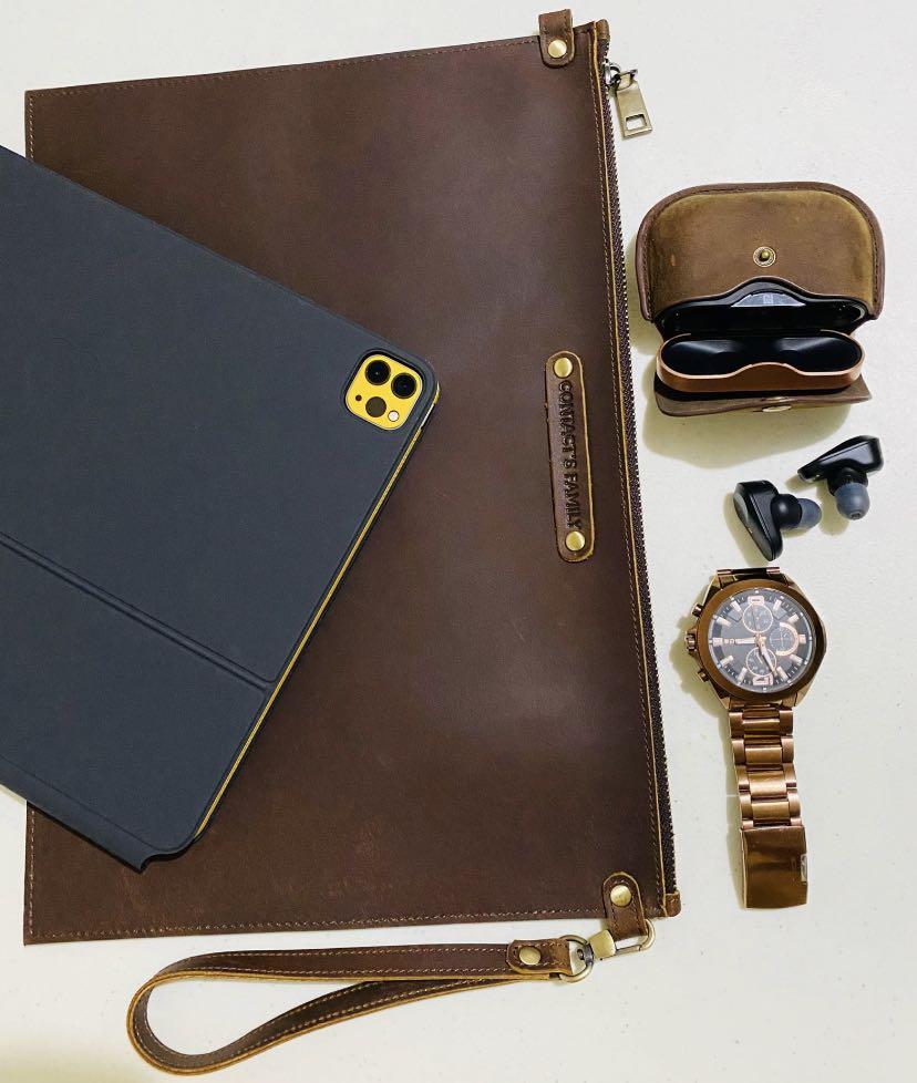 Ipad Sleeve Pouch/ Clutch Bag Leather Case (Category: Cases & Sleeves) located in Pasay City. Submitted by mavi.gif (Listing ID 1044787220, Image 2). Description: Ipad Sleeve for Ipad Pro 12.9" RFS: Too big for me to carry around. .