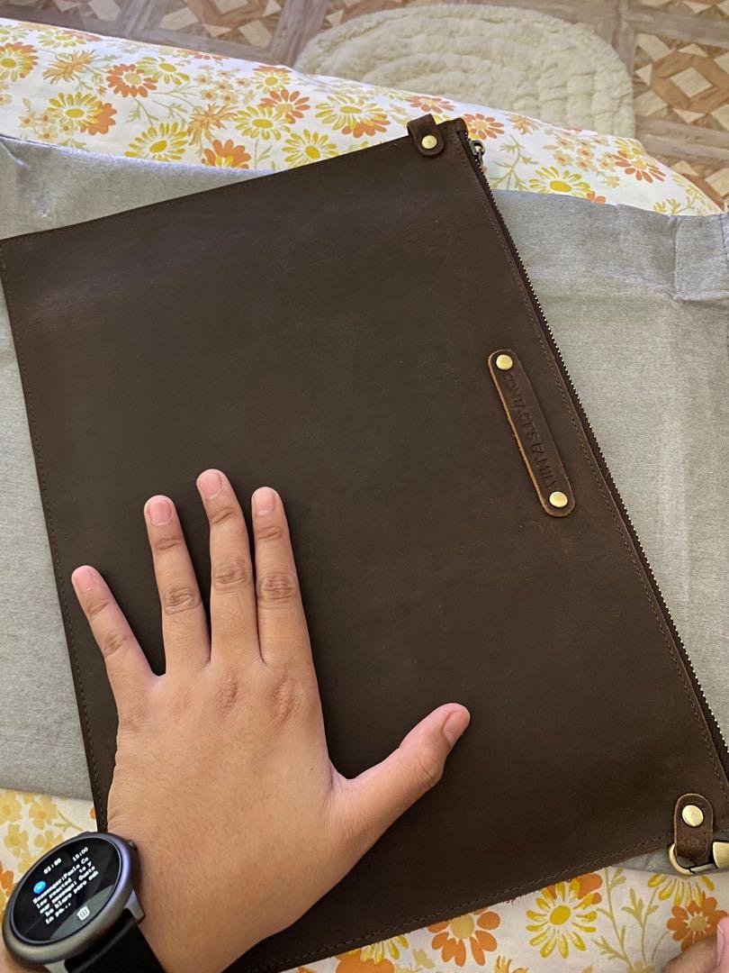 Ipad Sleeve Pouch/ Clutch Bag Leather Case (Category: Cases & Sleeves) located in Pasay City. Submitted by mavi.gif (Listing ID 1044787220, Image 3). Description: Ipad Sleeve for Ipad Pro 12.9" RFS: Too big for me to carry around. .