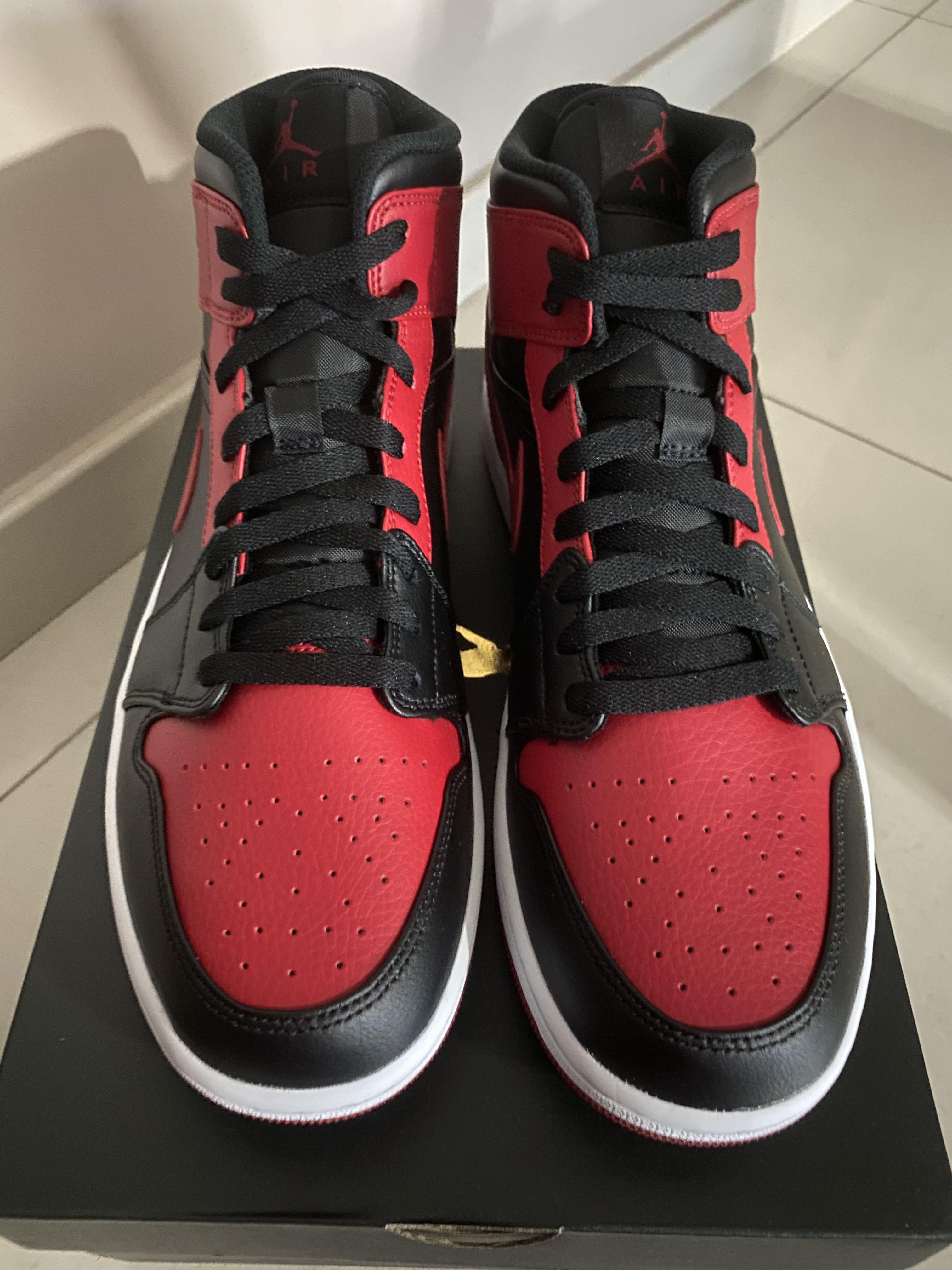 Nike Air Jordan 1 Mid Banned 2020, Men's Fashion, Footwear, Sneakers on ...