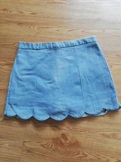 Light blue denim skirt w/ Scalloped Detail