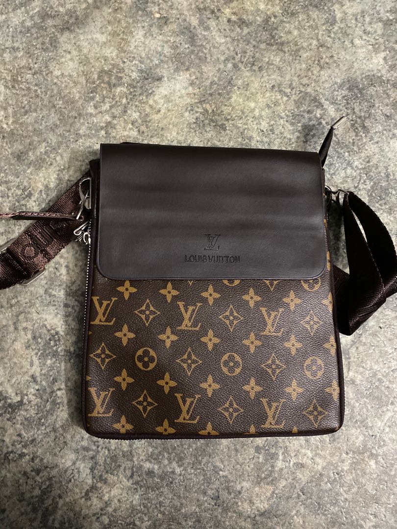 lv side pouch