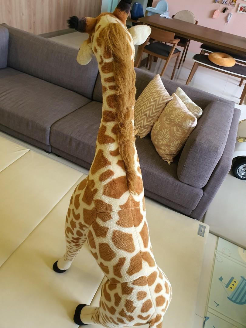 melissa and doug giant stuffed giraffe