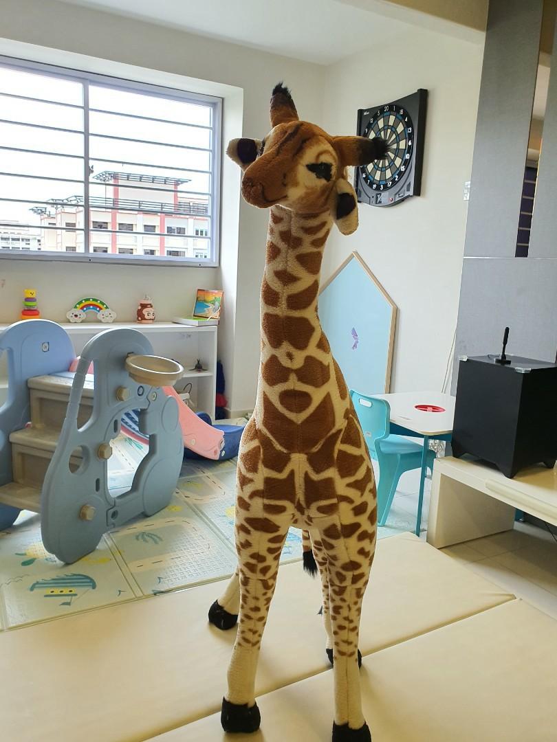 melissa and doug giant stuffed giraffe