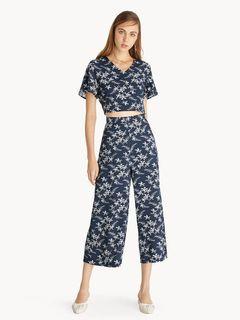 POMELO Cropped Floral Pants Navy Blue
