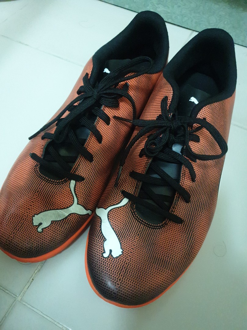 futsal shoes