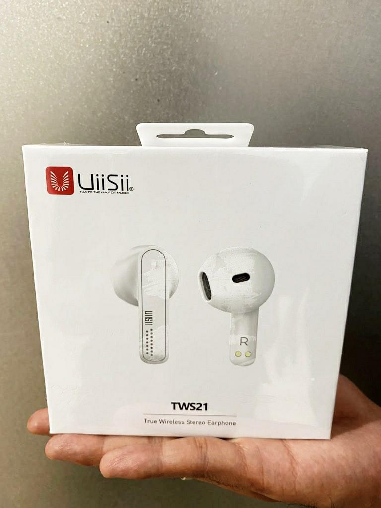 uiisii tws 21