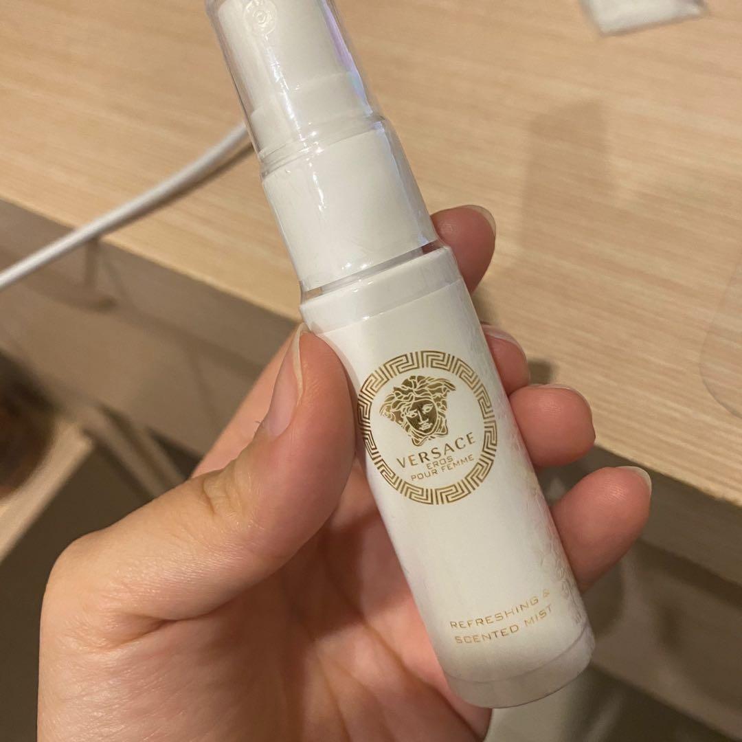 Refreshing scented outlet mist versace