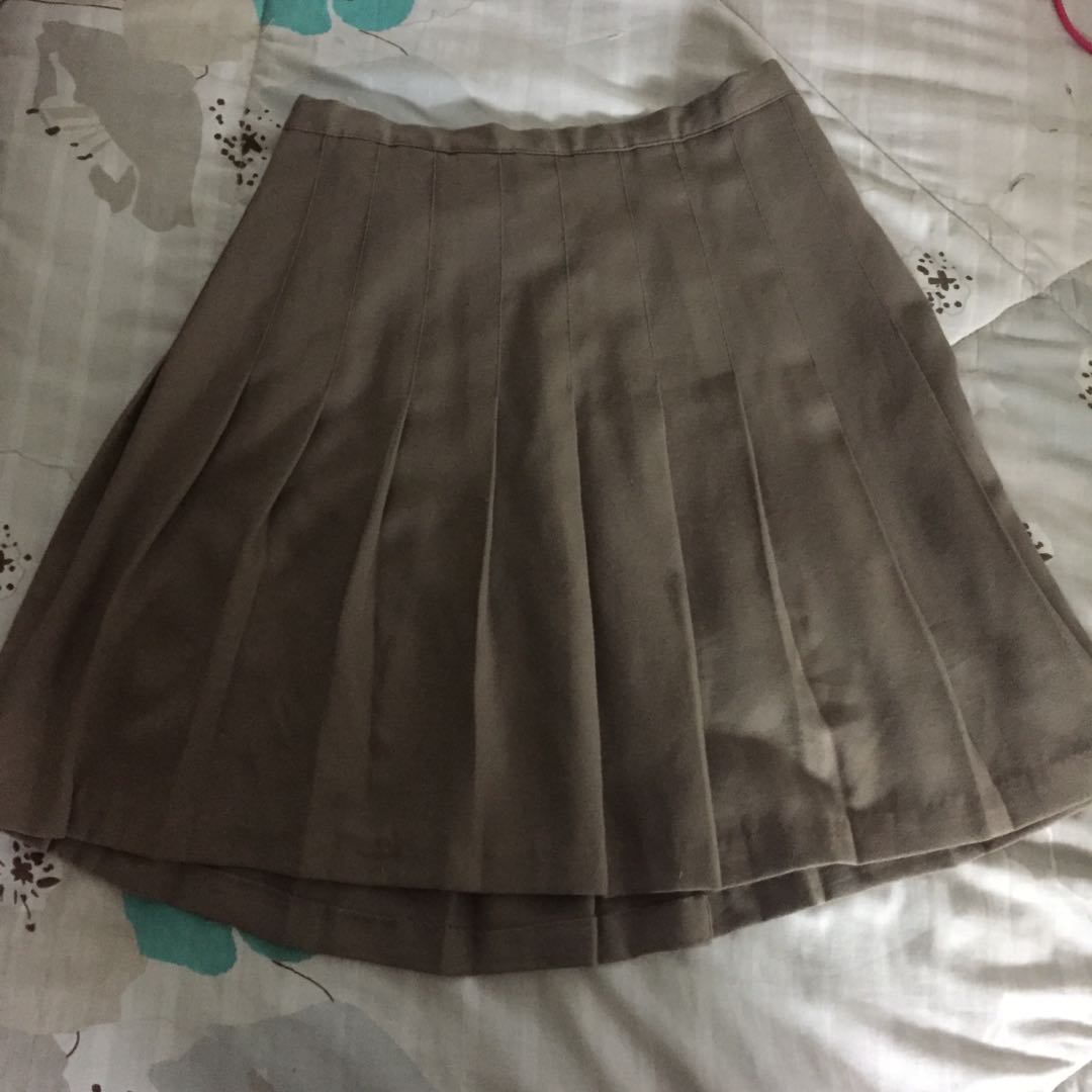 brown pleated tennis skirt