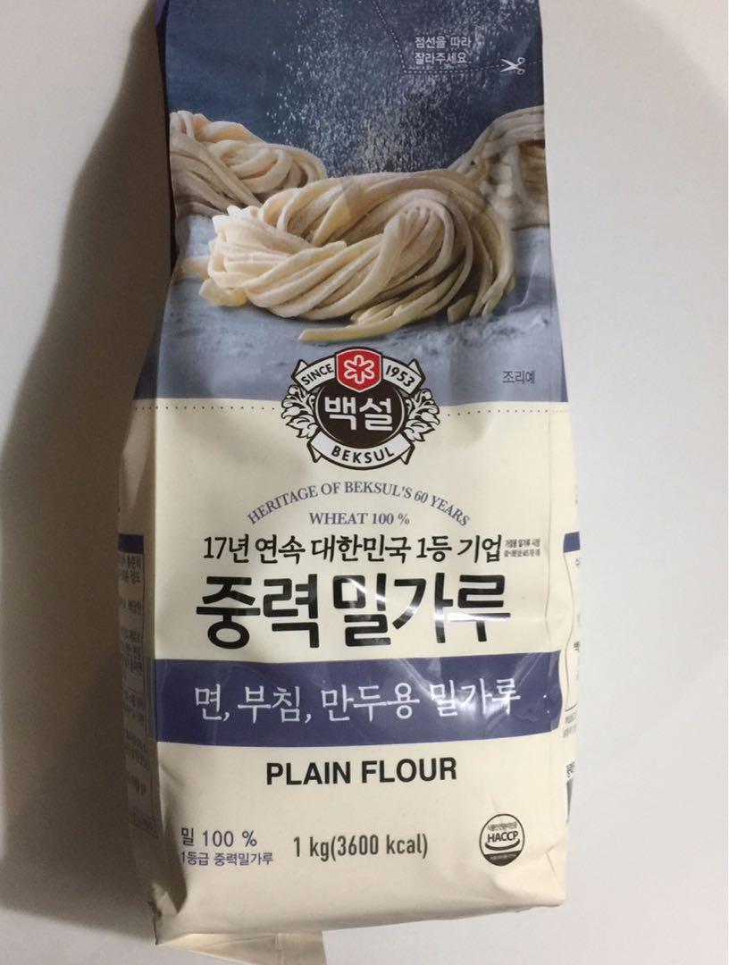 中筋麵粉韓國製雪白牌plain Flour All Purpose Flour Made In Korea 1kg Best Before 13 10 21 嘢食 嘢飲 包裝食品 Carousell