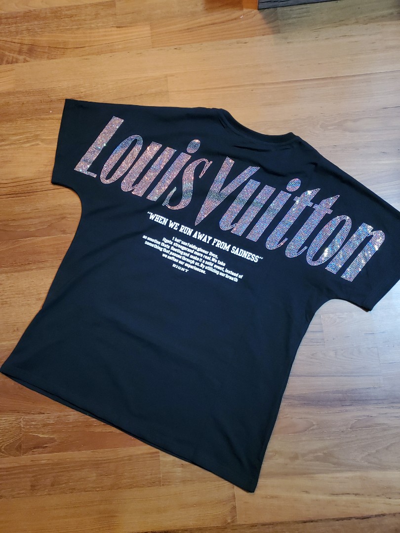 Louis Vuitton 2018 Graphic Print T-Shirt w/ Tags - Pink Tops, Clothing -  LOU781195