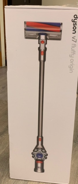 全新未拆不易價Dyson V7 fluffy origin 台灣公司貨, 電視及其他電器
