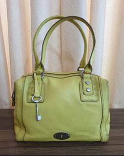 (Kategori: ) berada di . Dikirim oleh preloved_stuff23 (ID iklan 1045042610, Gambar 1). Deskripsi: .