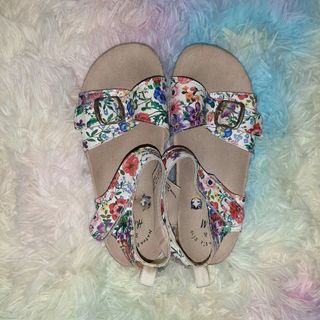 (Category: ) located in . Submitted by closette.queen (Listing ID 1045062360, Image 1). Description: .