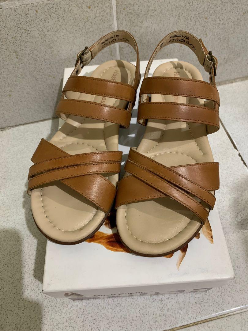 Hush puppies dachshund sales strappy