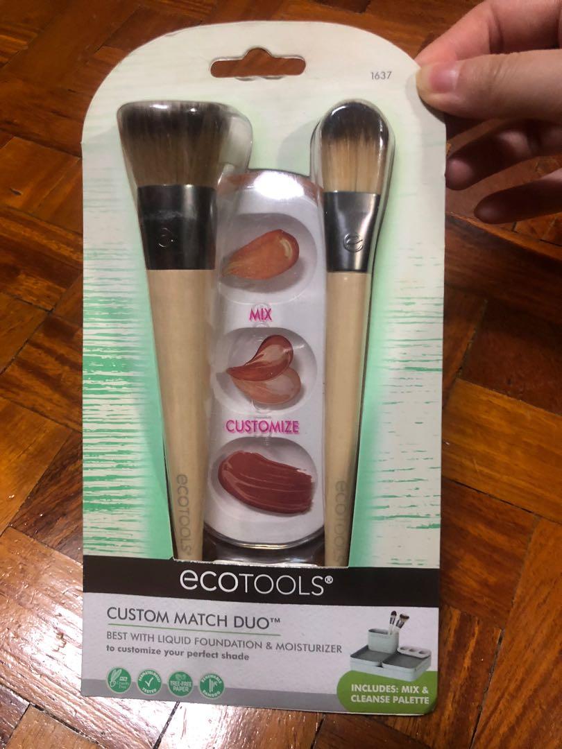 Ecotools Custom Match Duo (Category: Makeup) located in San Juan City. Submitted by bebotislate (Listing ID 1045075917, Image 1). Description: Brand New and never opened. RFS: Own too many brushes. Price is negotiable. Includes: 2 Foundation Brushes Mix and cleanse palette.