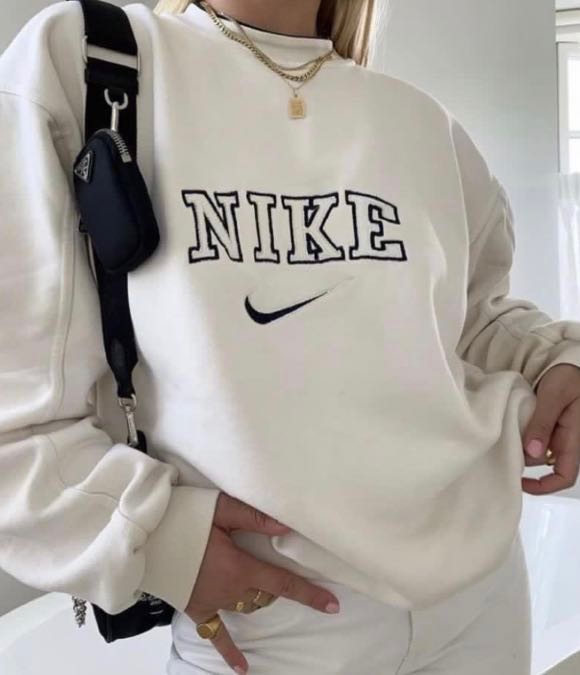 stores that carry nike apparel