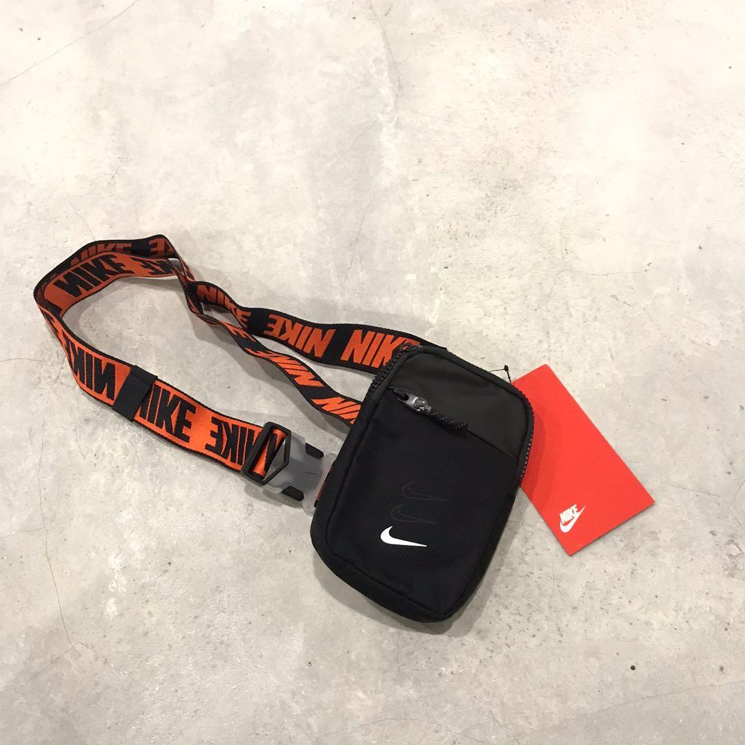 nike essentials sling pack