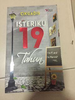 Isteriku Books Carousell Malaysia