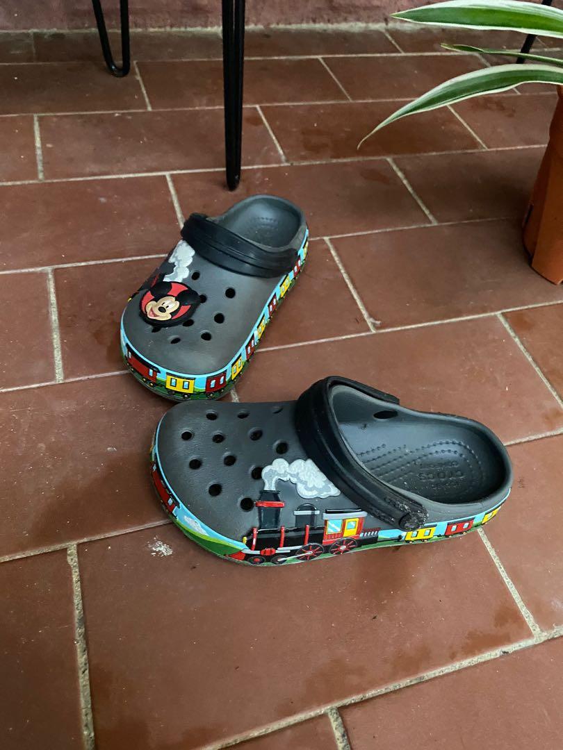 Train crocs best sale
