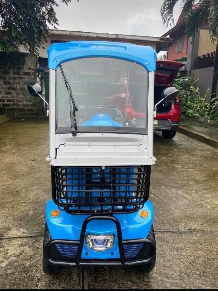 Supremo Ebikes Golf Cart (Category: Bicycles) located in Quezon City. Submitted by hellokg (Listing ID 1045095166, Image 3). Description: Supremo Ebike Golf Cart is an electric powered 4 wheeled vehicle with color variations of blue and red. It can run up to 60 kilometers and carry about 300 kilos. Limited stocks Available. Regular price is Php78,800.00 Cash discounted price is Php75,000.00 Free delivery within Metro Manila, Cavite, and Laguna 1 