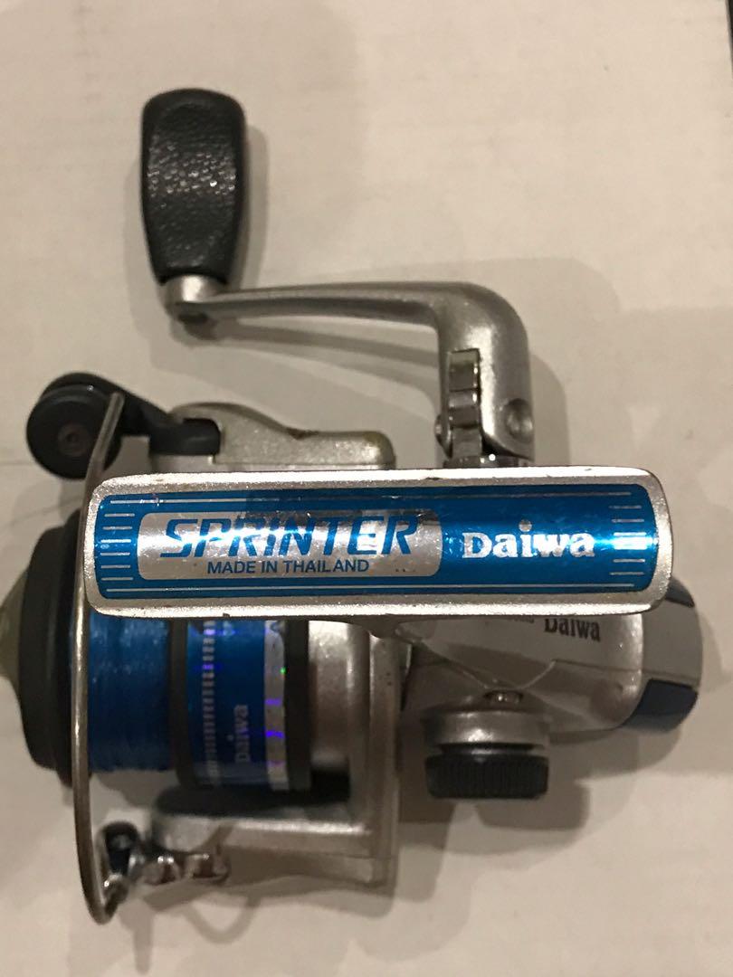 ⭐️【匿名配送】⚫︎Daiwa⚫︎ SPRINTER ⚫︎V2500⚫︎釣竿付き DAIWA（釣り） ダイワ 飛竜 イカダ 180P・V (筏竿