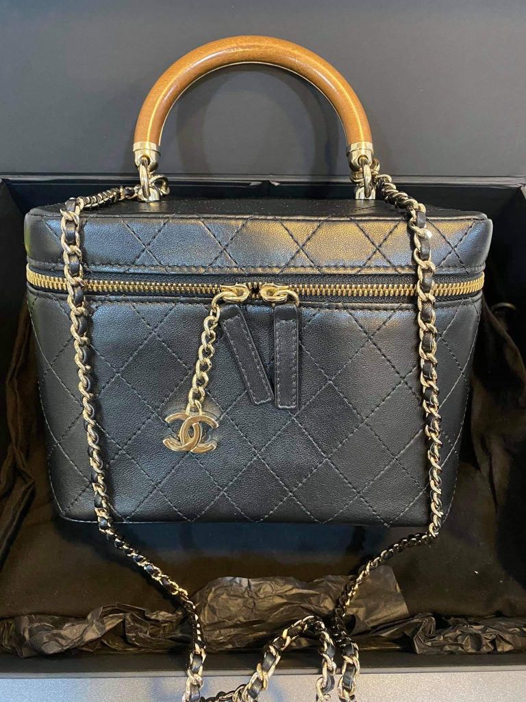 Chanel 2018 Knock on Wood Vanity Case