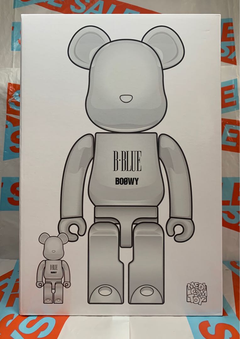 Bearbrick bblue 珠光白400%+100%, 興趣及遊戲, 玩具& 遊戲類- Carousell