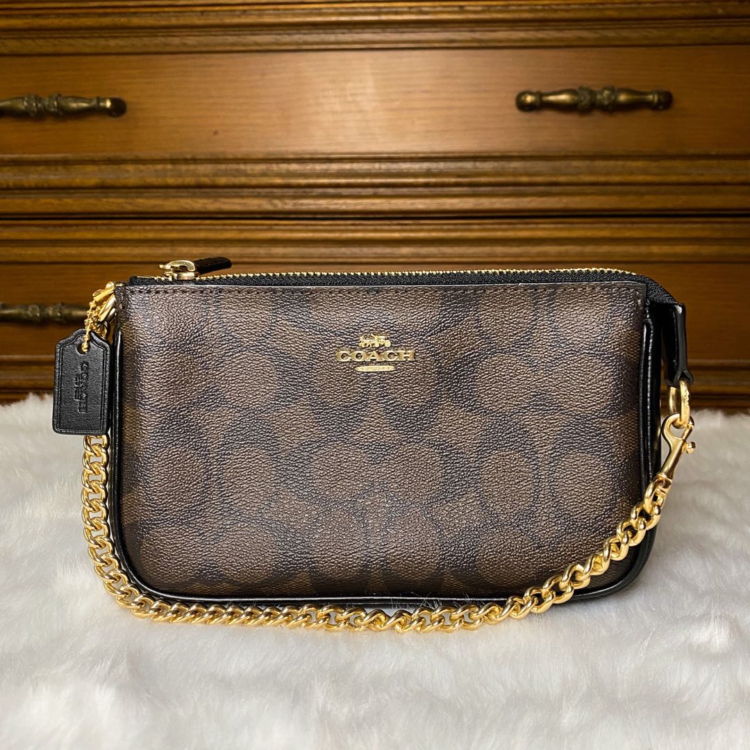 Coach: Large Wristlet 19 in Signature, Luxury, Bags & Wallets on Carousell