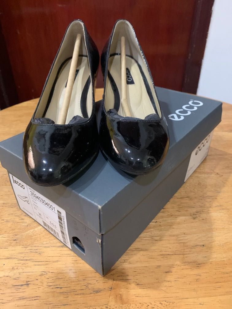 Ecco alexandria store