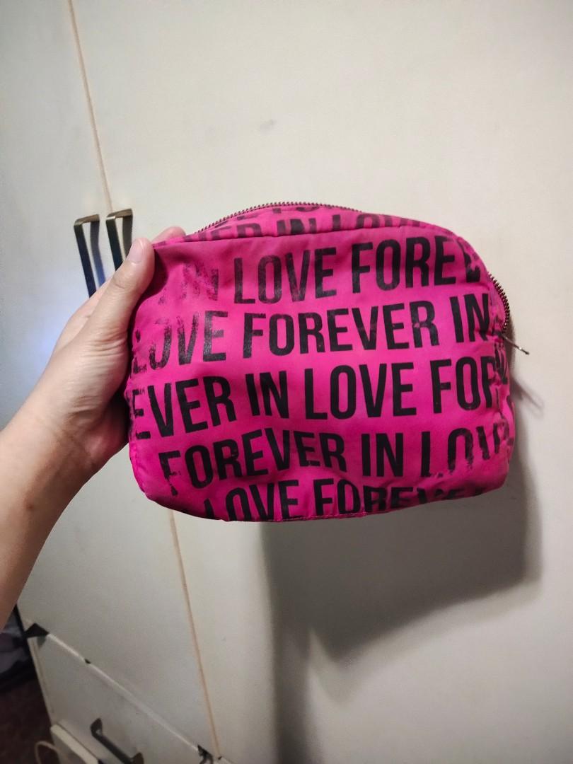 FOREVER21 MAKEUP POUCH (Category: Hair Accessories) located in Quezon City. Submitted by frockph (Listing ID 1045314744, Image 2). Description: #sweldo11 #25xmas.
