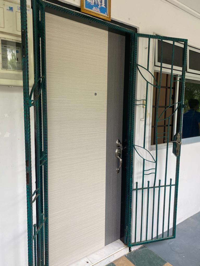 HDB laminate room door ( solid core )441273512195543043